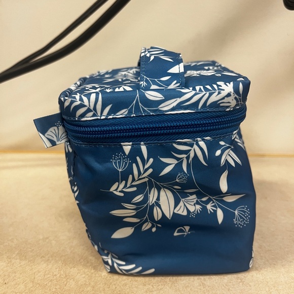 Lug - Blue and White Floral Twinkle Box Jewelry Organizer - Picture 2 of 12